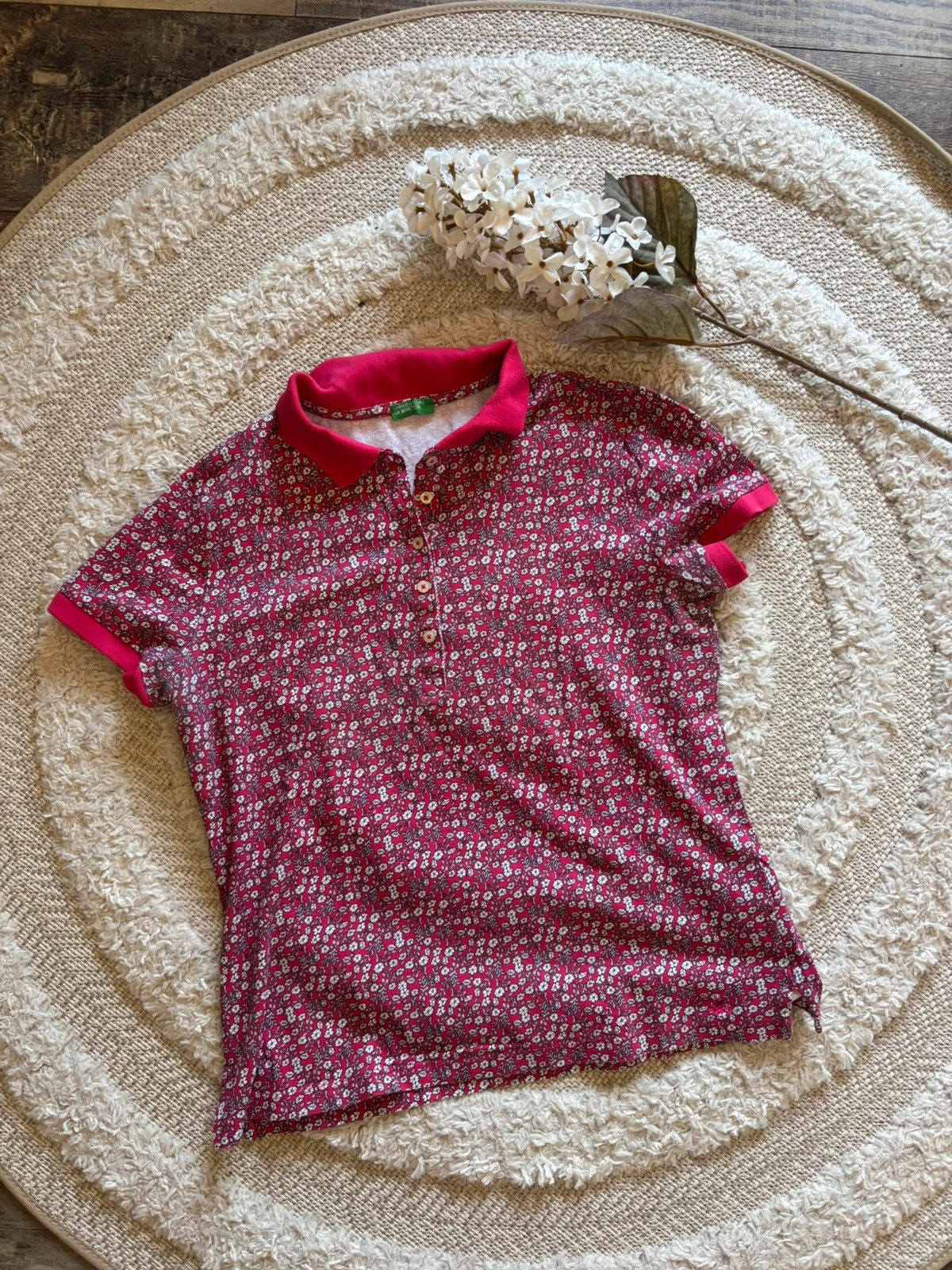 Polo fleuri Benetton femme – Taille L – Rose fuchsia – Très bon état